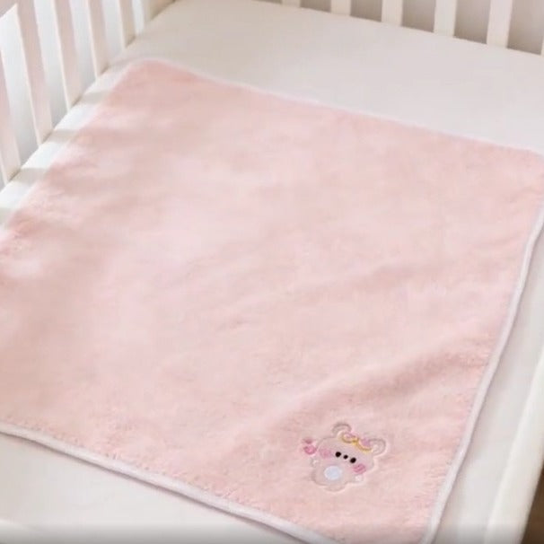 Couverture bébé fille dans berceau Lapin brodé rose douce