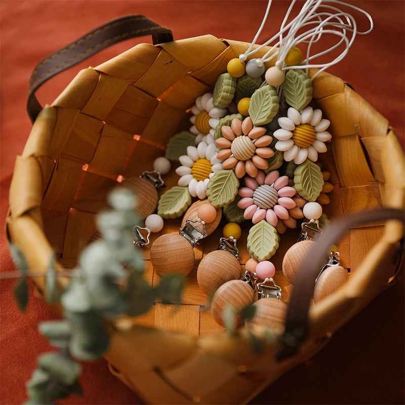 Accroche tetine clip en bois Fleur Silicone Sans BPA