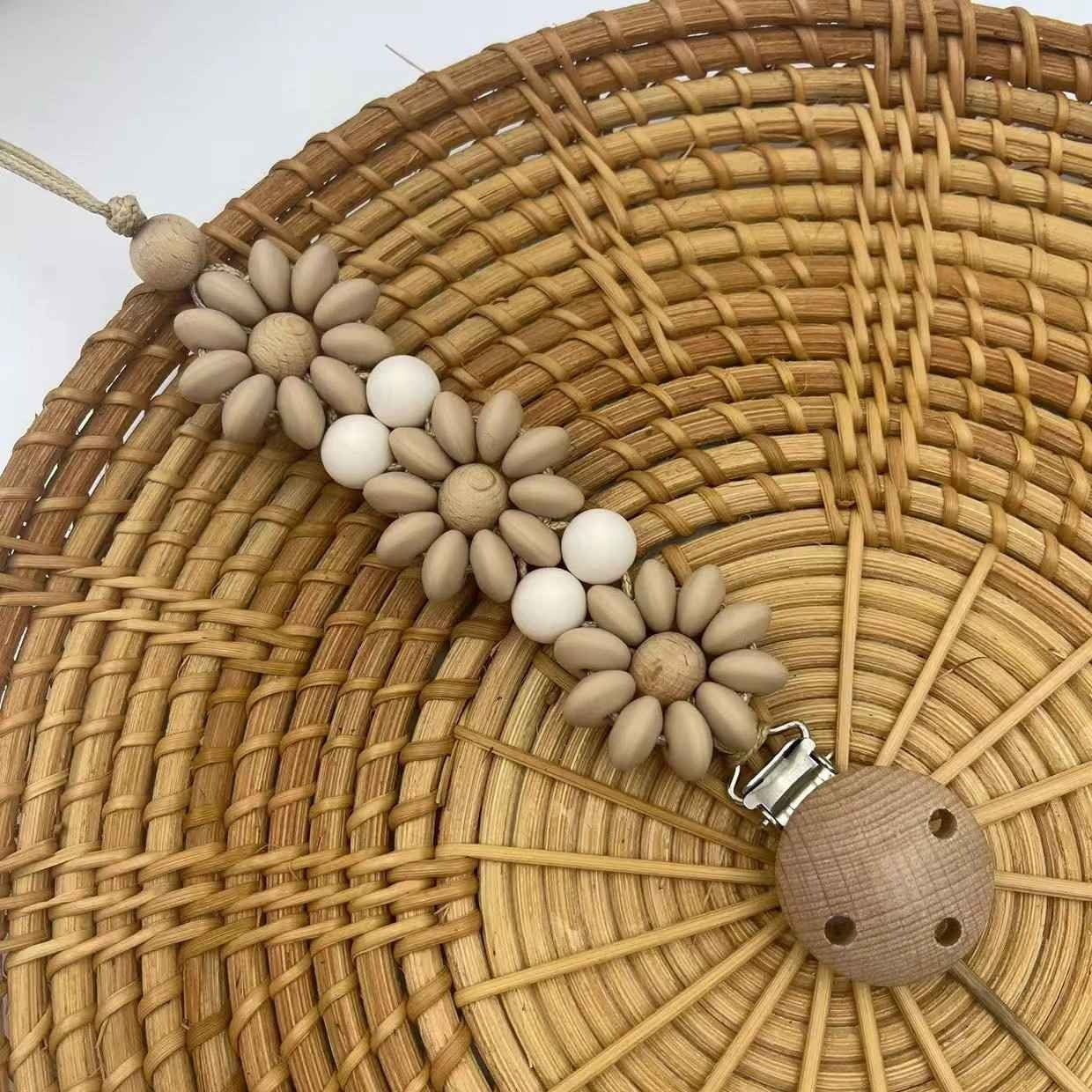 Attache sucette beige Fleur-Éco