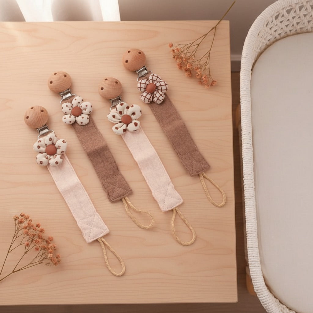 Attache tétine en hêtre beige marron apaisante ÉcoFloral