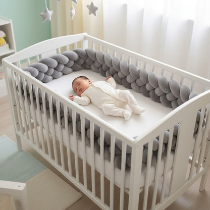 Bébé dort avec tresse lit bebe 4brins - CozyKnot- Gris