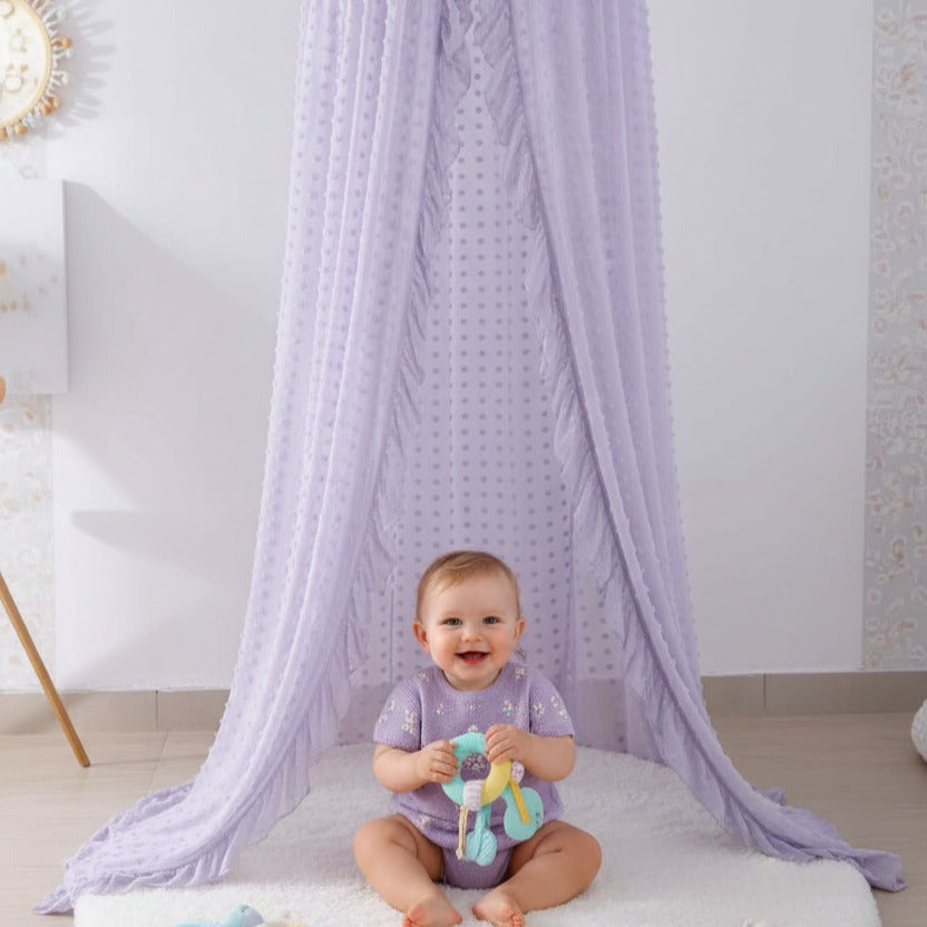 Bébé souriant sous Voile pour lit bebe coin jeux chaleureux Cocon Protecteur