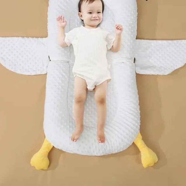 Cocon pour bebe ergonomique avec ailes pattes Plume d'Oie Blanche