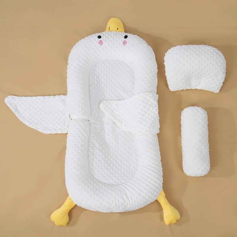 Cocon pour bebe ergonomique avec deux oreillers Plume d'Oie Blanche