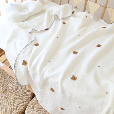 Couverture bebe douce coton brodée dans berceau Souffle de Coton