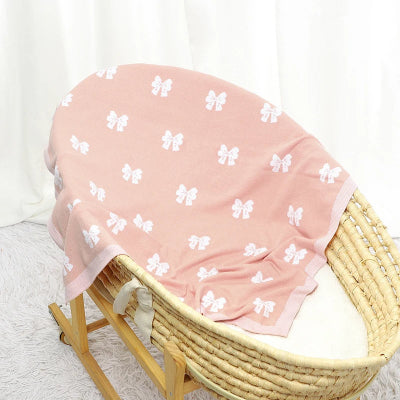 Couverture bébé douce rose dans lit Cocon Papillon