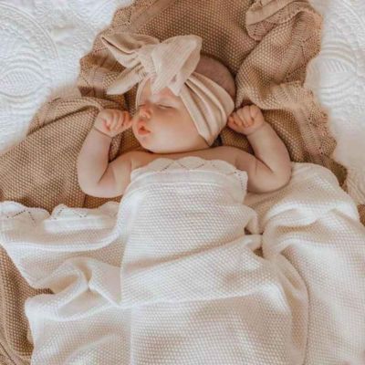 Couverture bebe douce tricotée sommeil paisible Maille d'Amour