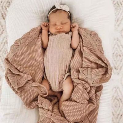 Couverture bebe douce tricotée sommeil serein Maille d'Amour