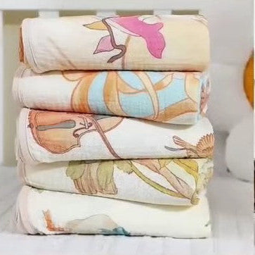 Couverture bebe gaze de coton motifs variés Cocon Douillet