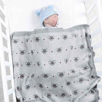 Couverture douce bebe paisible dans berceau Brume Koala