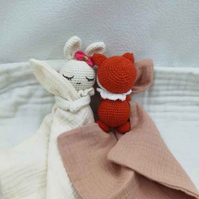 Doudou bebe doudou chaleureux fait main Cozy Crochet Friends