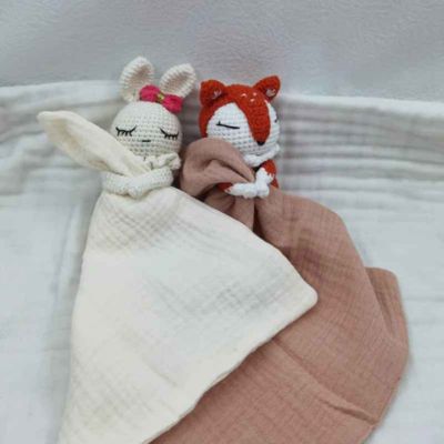 Doudou bebe doudou crocheté Cozy Crochet Friends