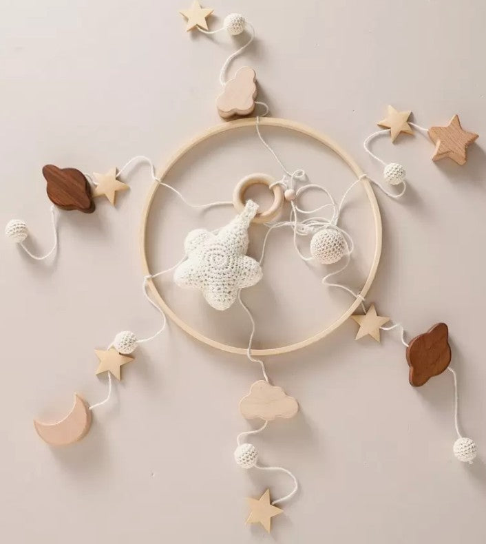Mobile bebe doux bois naturel Rêves et Étoiles