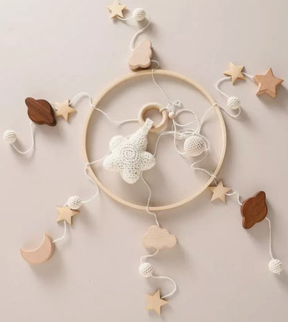 Mobile bebe doux bois naturel Rêves et Étoiles
