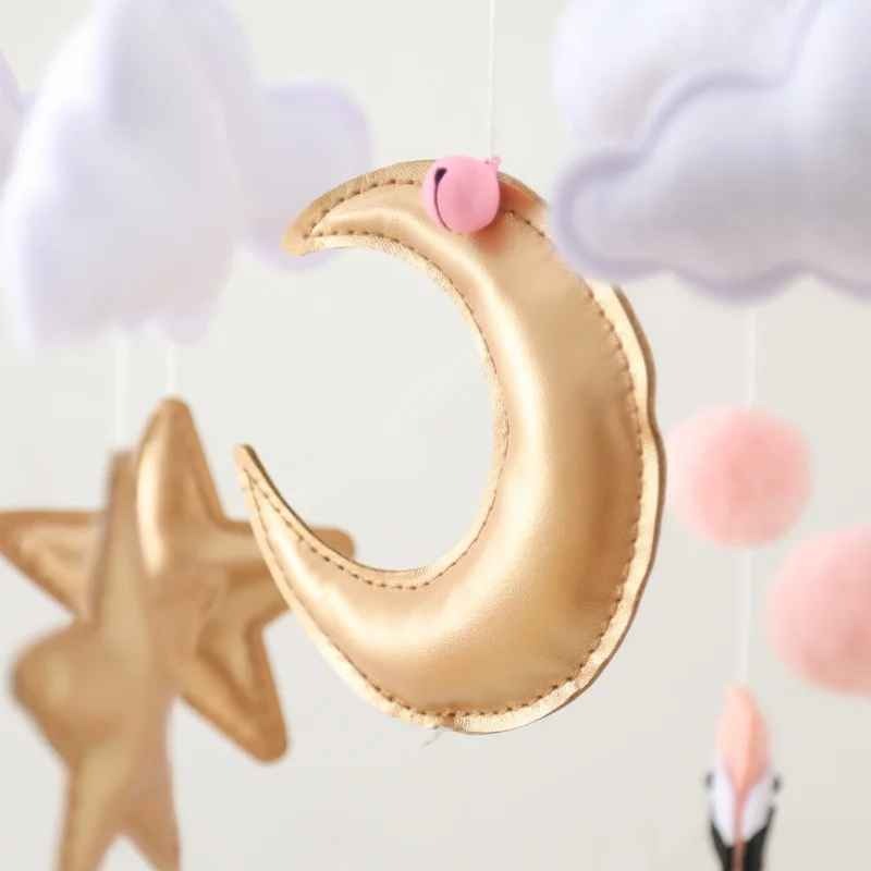 Mobile bébé rose doux suspendu avec lune nuages Flamant Rose SweetDreams