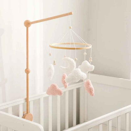 Mobile pour Bébé suspendu sur un berceau blanc-WoodenCribBell Nuages