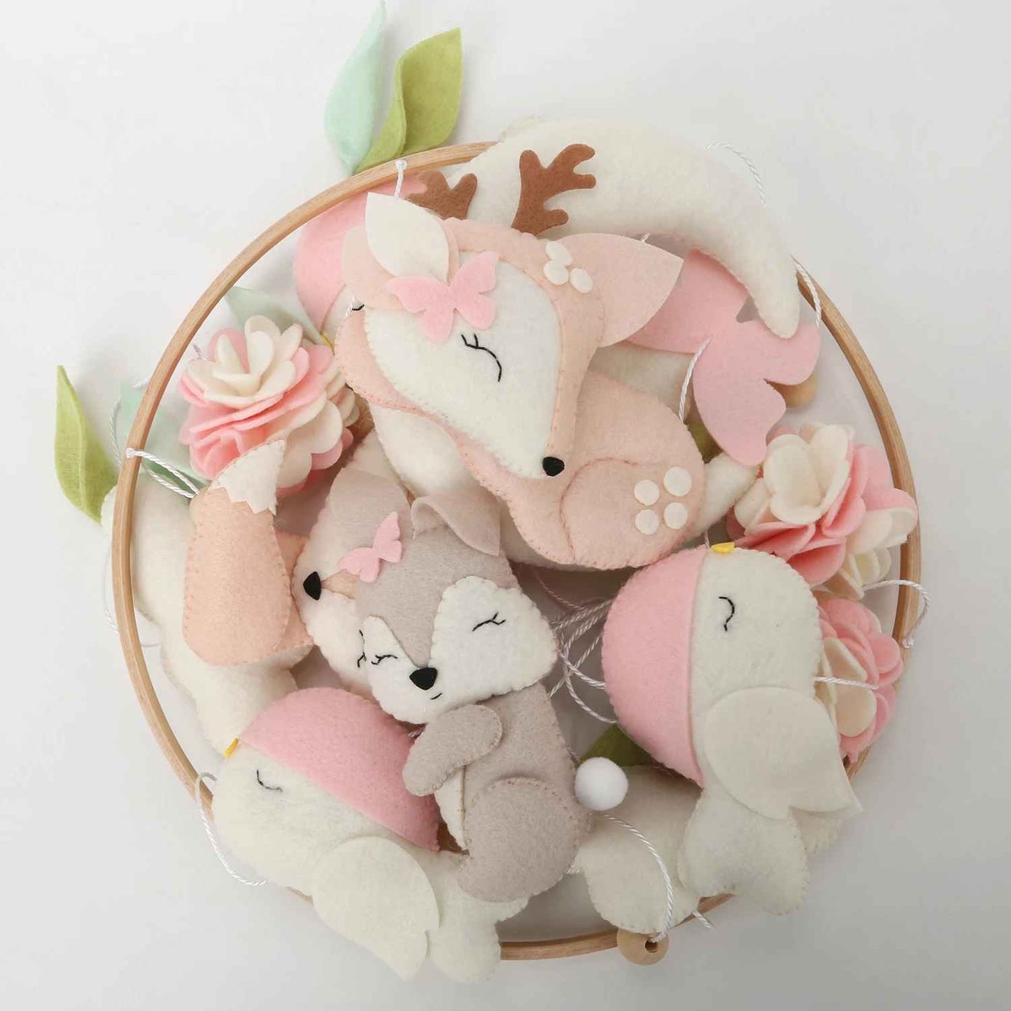 Mobile pour bébé en bois naturel pleins figurines DouceSonge