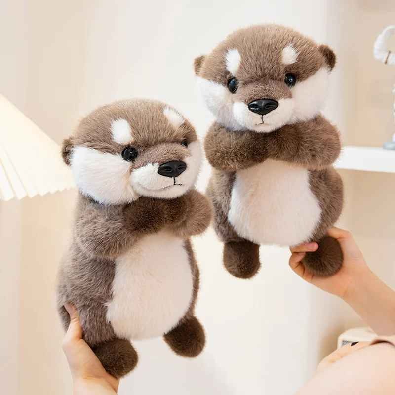 Peluche loutre douce mignonne Observatrice