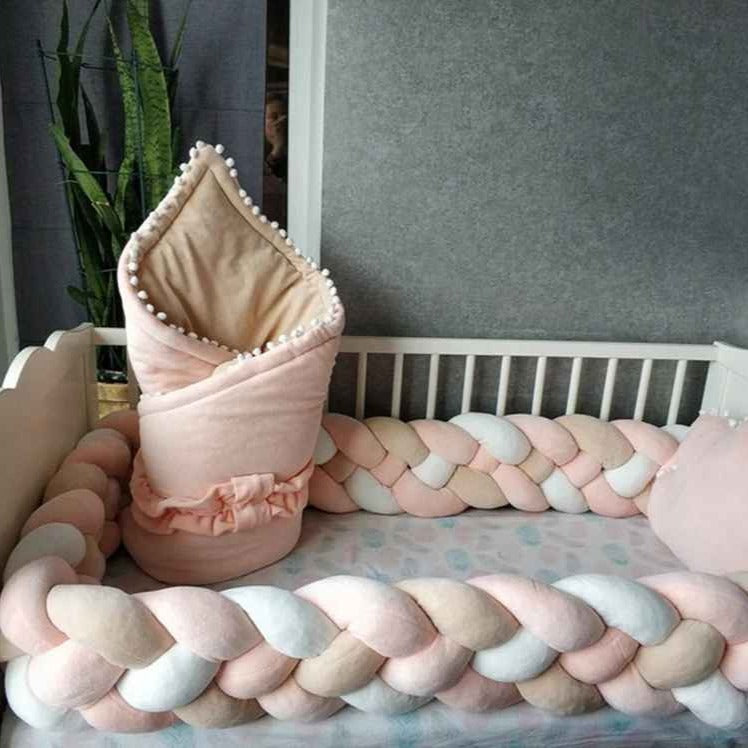 Tresse de lit bébé Blanc Rose Kaki installée dans berceau SécuriDodo