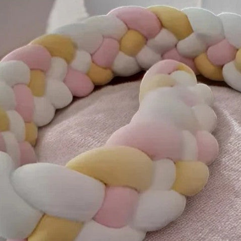 Tresse de lit bébé confortable CozyKnot Rose Jaune