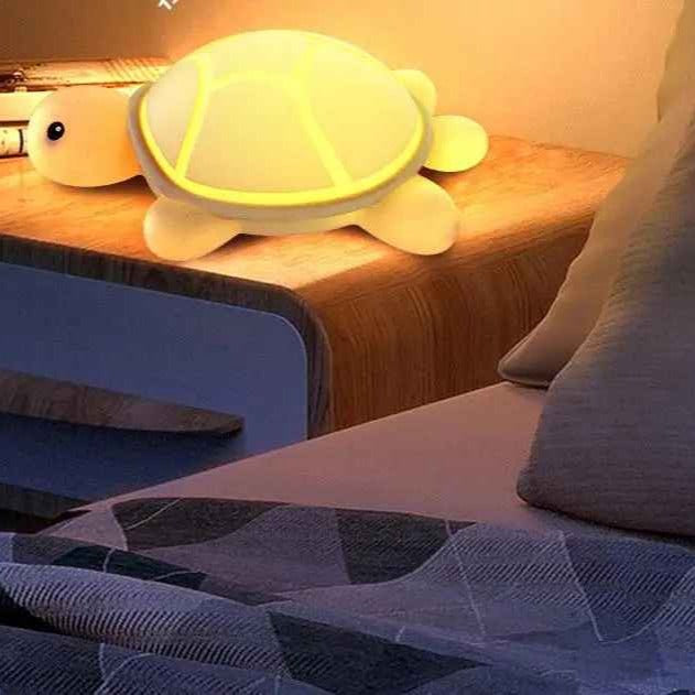 Veilleuse tortue lumière douce sur table chevet Douce Nuit