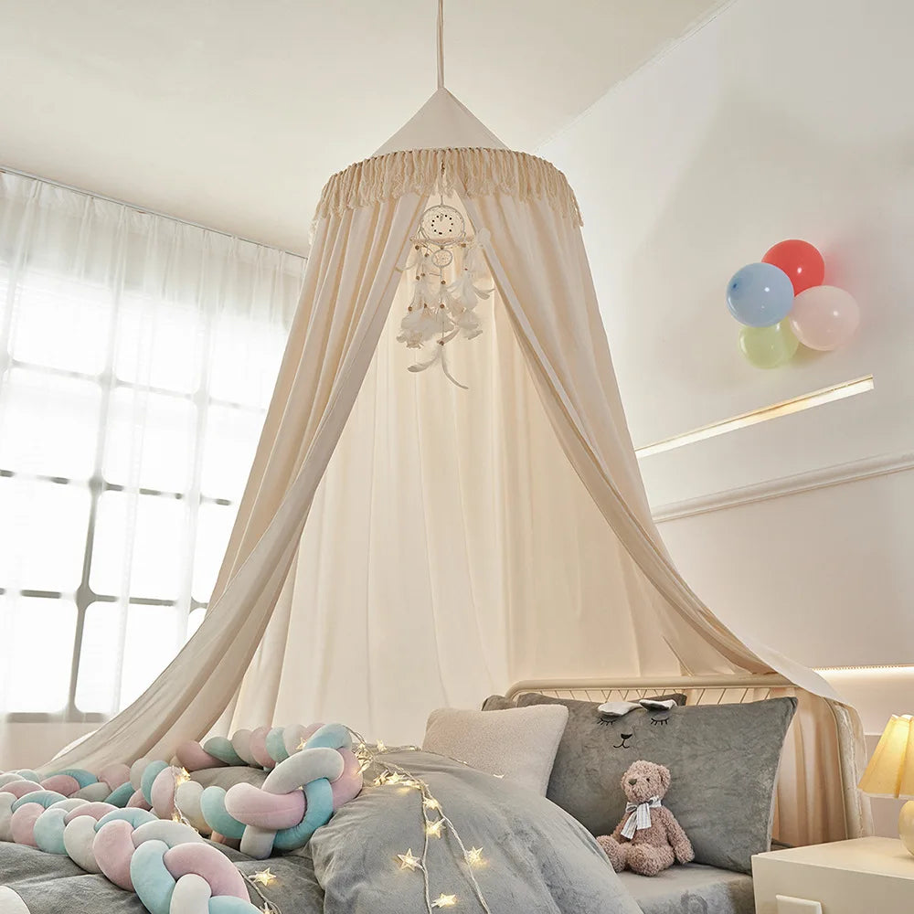Voile pour berceau beige creant un espace cocon pour enfant Cocon Protecteur