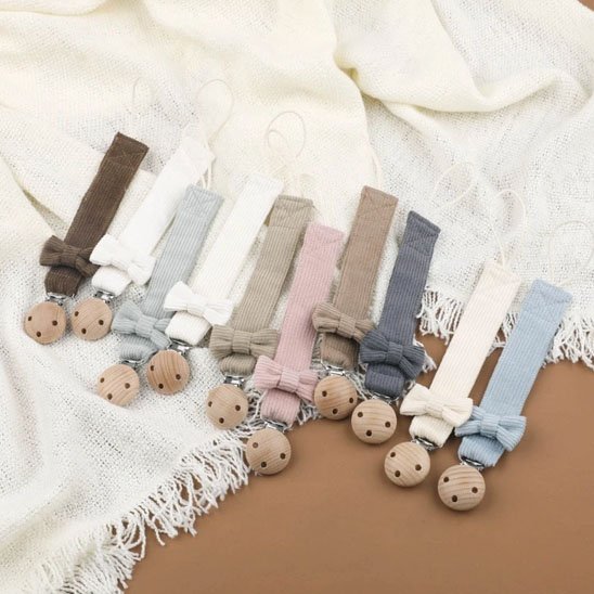 Attache tetine avec couleurs apaisantes FrenchSecure