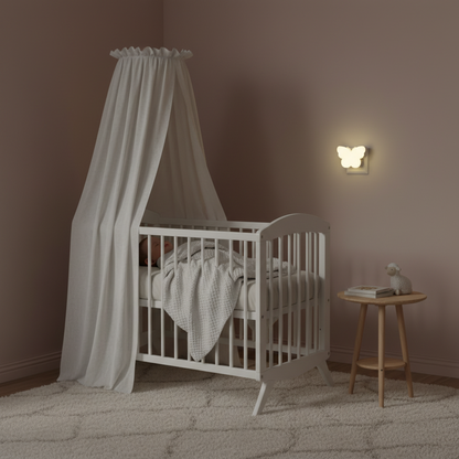 bébé dort paisiblement avec veilleuse pour bebe papillon - lumière automatique