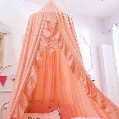 Ciel de lit bebe avec volants dreamynest rose pêche