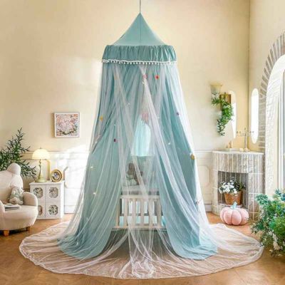 Ciel de lit léger élégant protégeant petite cachette