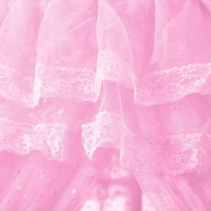 Ciel de lit moustiquaire féerique suspendu au-dessus un berceau détail Voile léger