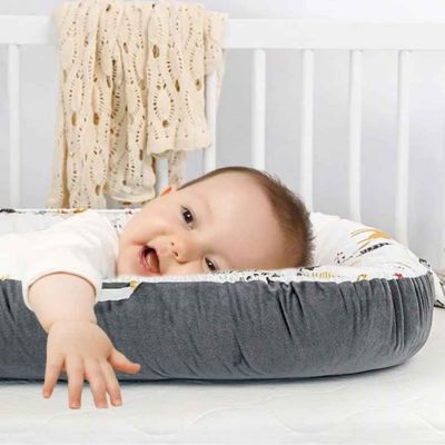 cocon pour bebe velours rassurant confortable BabyNest GRIS