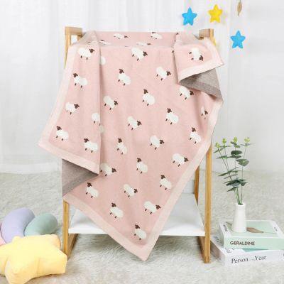 Couverture bébé douce mouton rose accrochée Sheepy