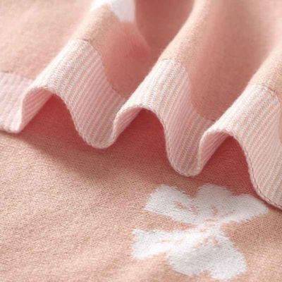 Couverture bébé douce rose zoom Cocon Papillon