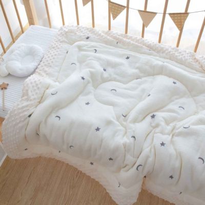 Couverture bebe moelleuse douce brodée lunes étoiles SweetSleep