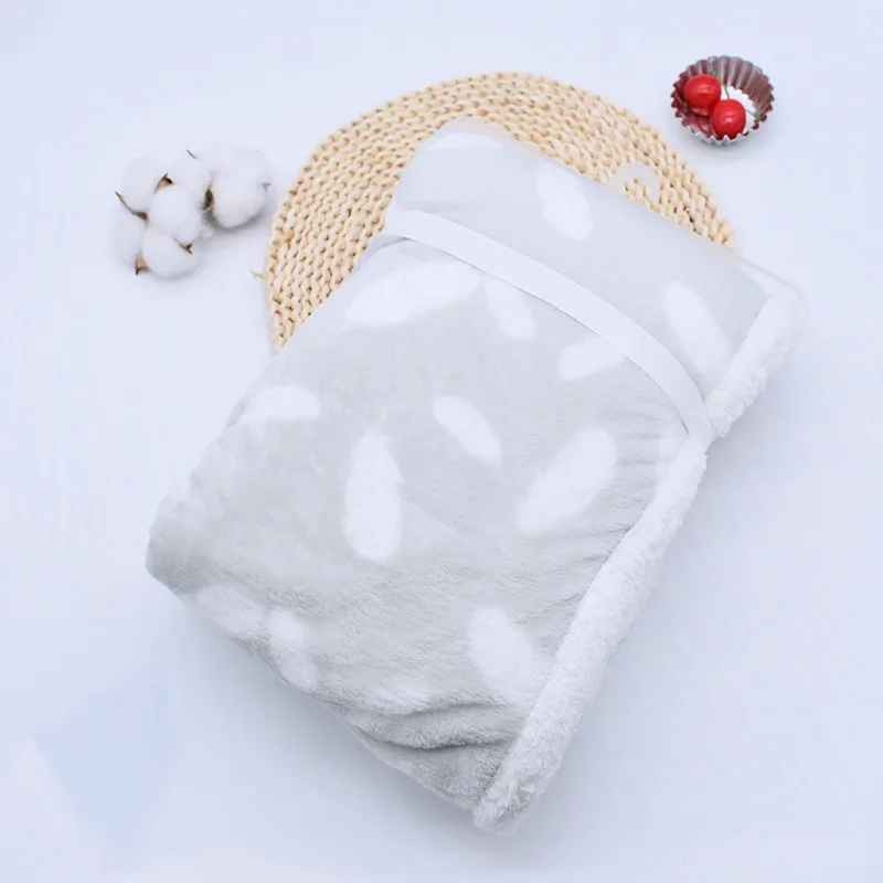 couverture bébé variante grise avec plume design poetique mixte couverture bébé Chaudoudou