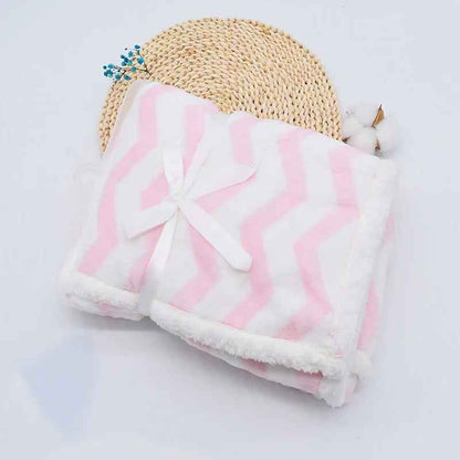 couverture bébé variante rose avec zigzag look doux feminin couverture bébé Chaudoudou