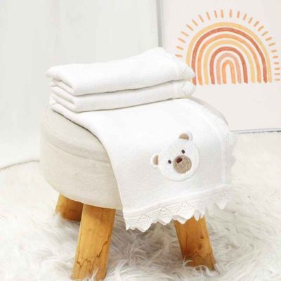 Couverture douce bebe tricot sur tabouret Rêve d'Ours