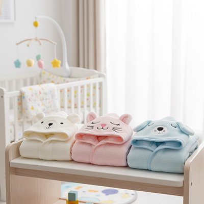 Couverture enveloppante bebe en trois couleur blanche, rose et bleu - Coton Douceur