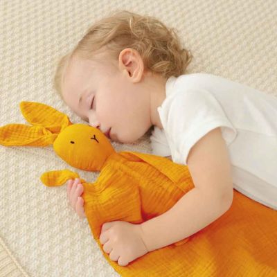 Doudou-léger-Lapin-en-Mousseline