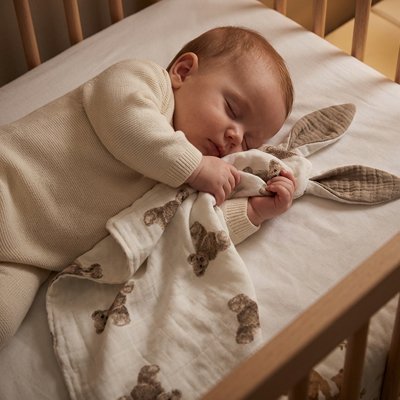 Doudou léger avec des oreilles de lapin avec bébé dans berceau-Ultra-Doux