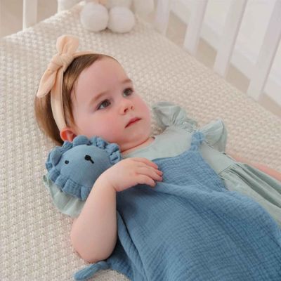 Doudou sommeil paisible Lion en Mousseline