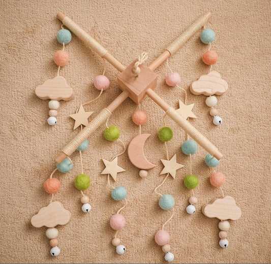 mobile bébé doux écologique Planètes Éveil Paisible