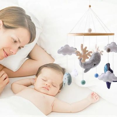 mobile bébé doux sommeil paisible Baleine