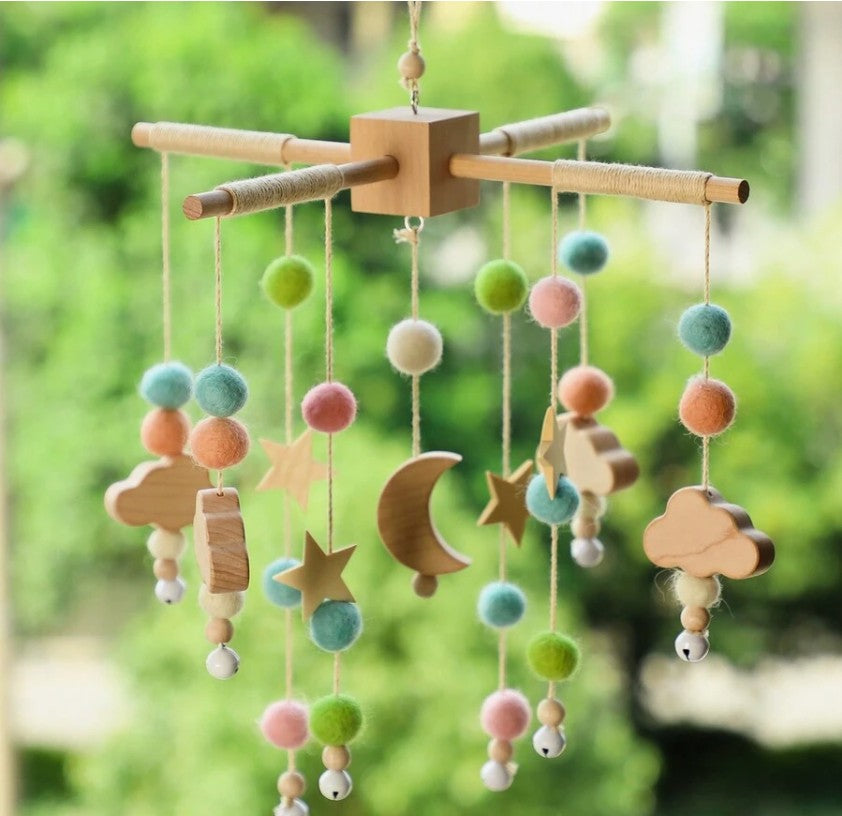 Mobile bébé doux stimulant Planètes Éveil Paisible