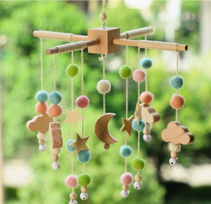 Mobile bébé doux stimulant Planètes Éveil Paisible