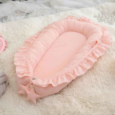 Réducteur de lit bébé doux rassurant CoconBébé Rose