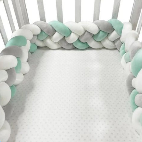 tresse de lit bébé confortable dans berceau CozyKnot Vert Blanc