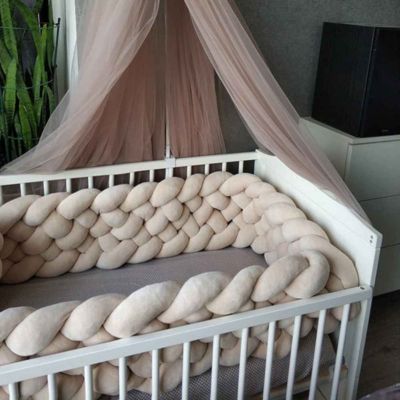 Tresse de lit douce sécurisante dans le berceau Cocoon Max